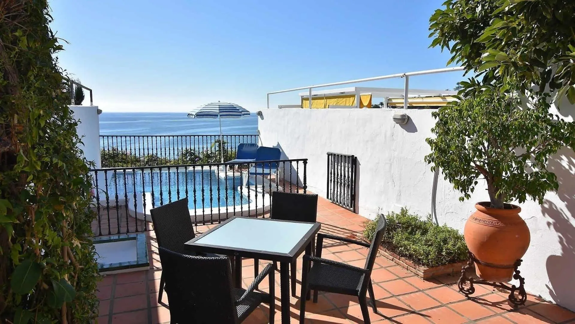 Ferienhaus Mit Privatpool Fuer 6 Personen Ca 106 Qm In Nerja, Andalusien Costa Del Sol Nerja