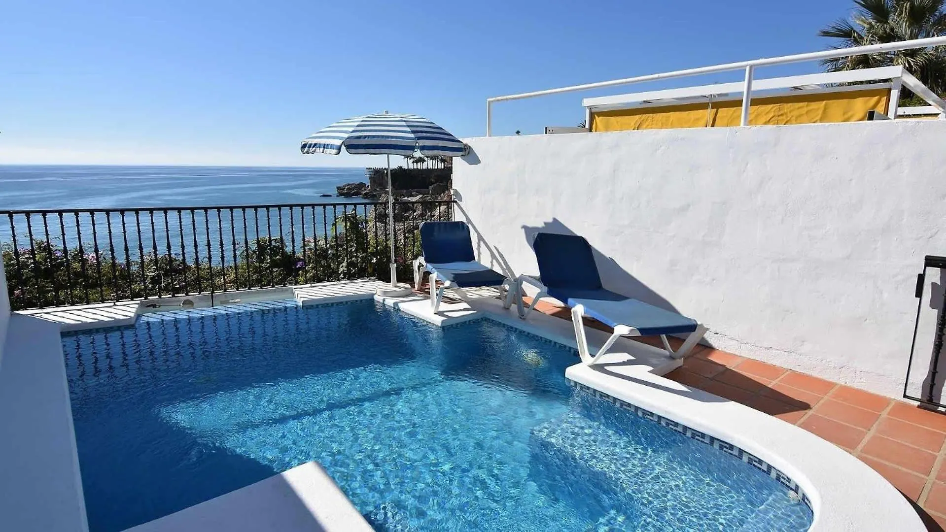 Ferienhaus Mit Privatpool Fuer 6 Personen Ca 106 Qm In Nerja, Andalusien Costa Del Sol